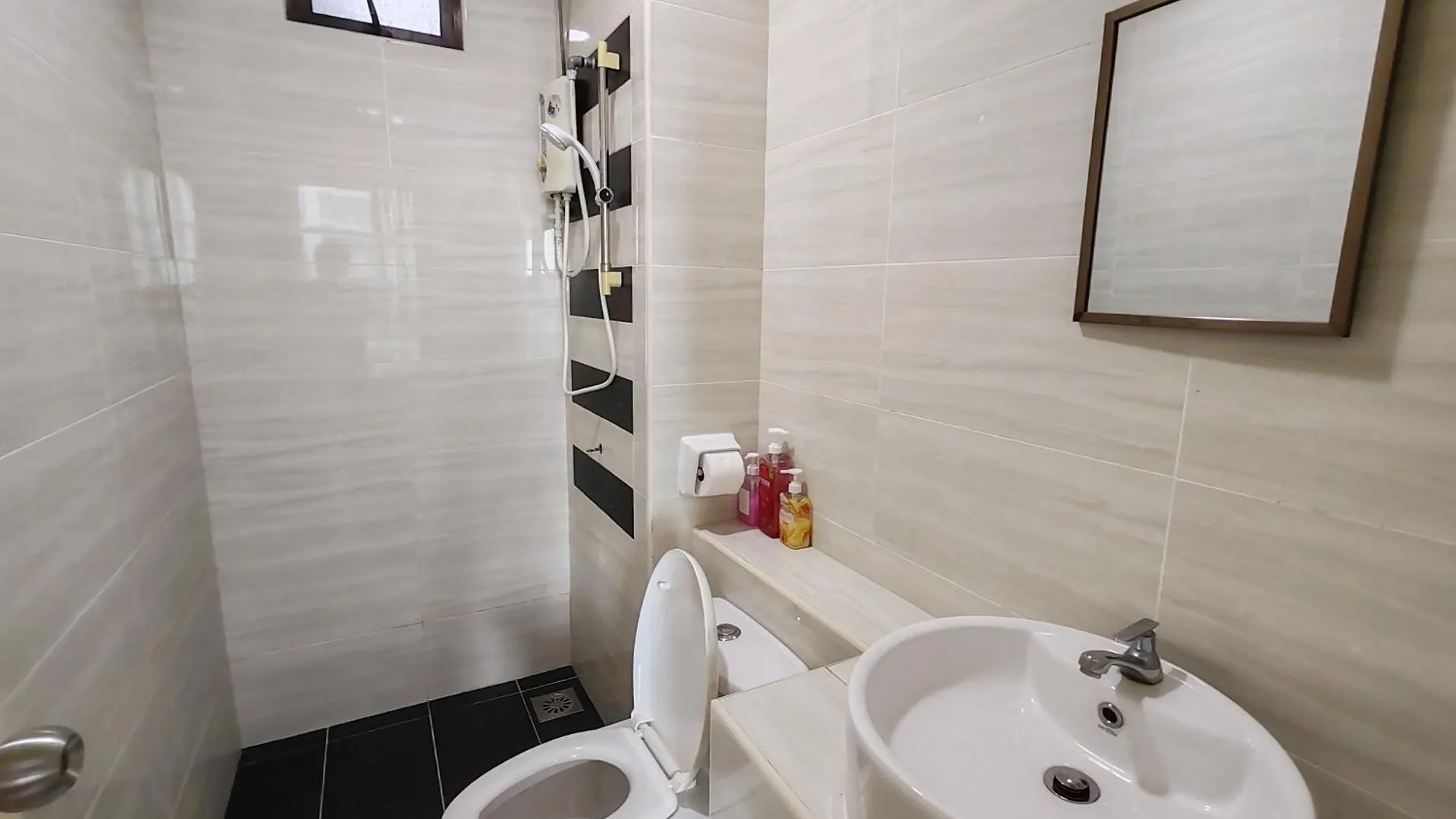 Dsummit 3Bedroom Wifi Netflix 5 Pax Джохор-Бару